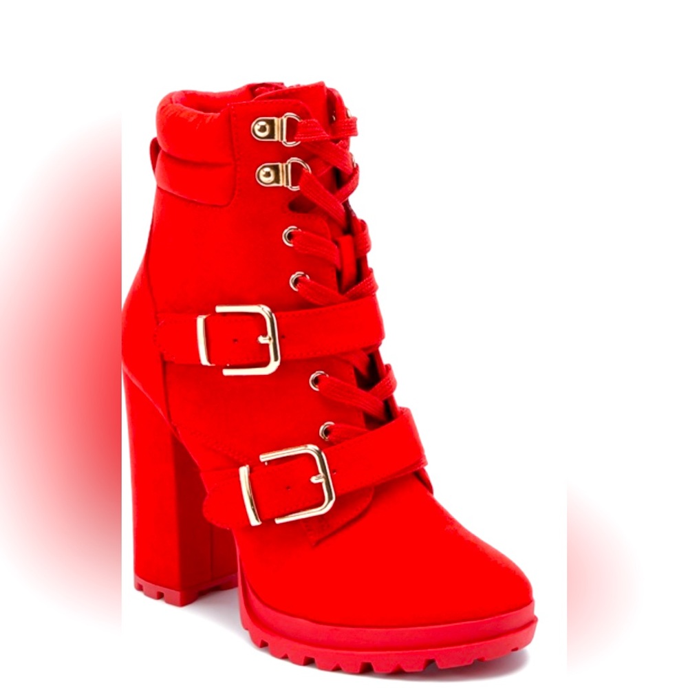 NWT! BRAND NEW!! Analisa Block Heeled Bootie, size 6